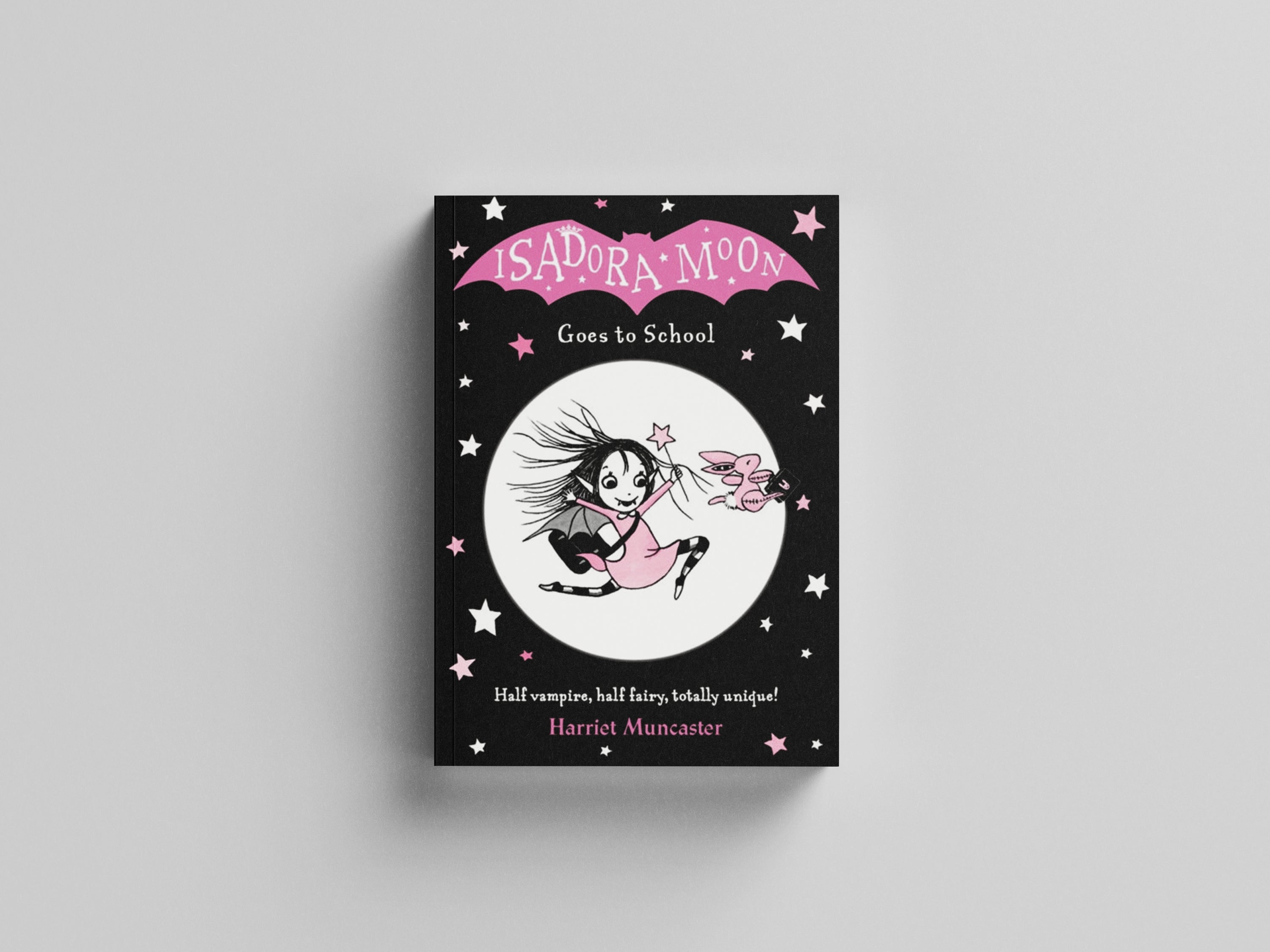 Isadora Moon Goes to School Paperback / softback