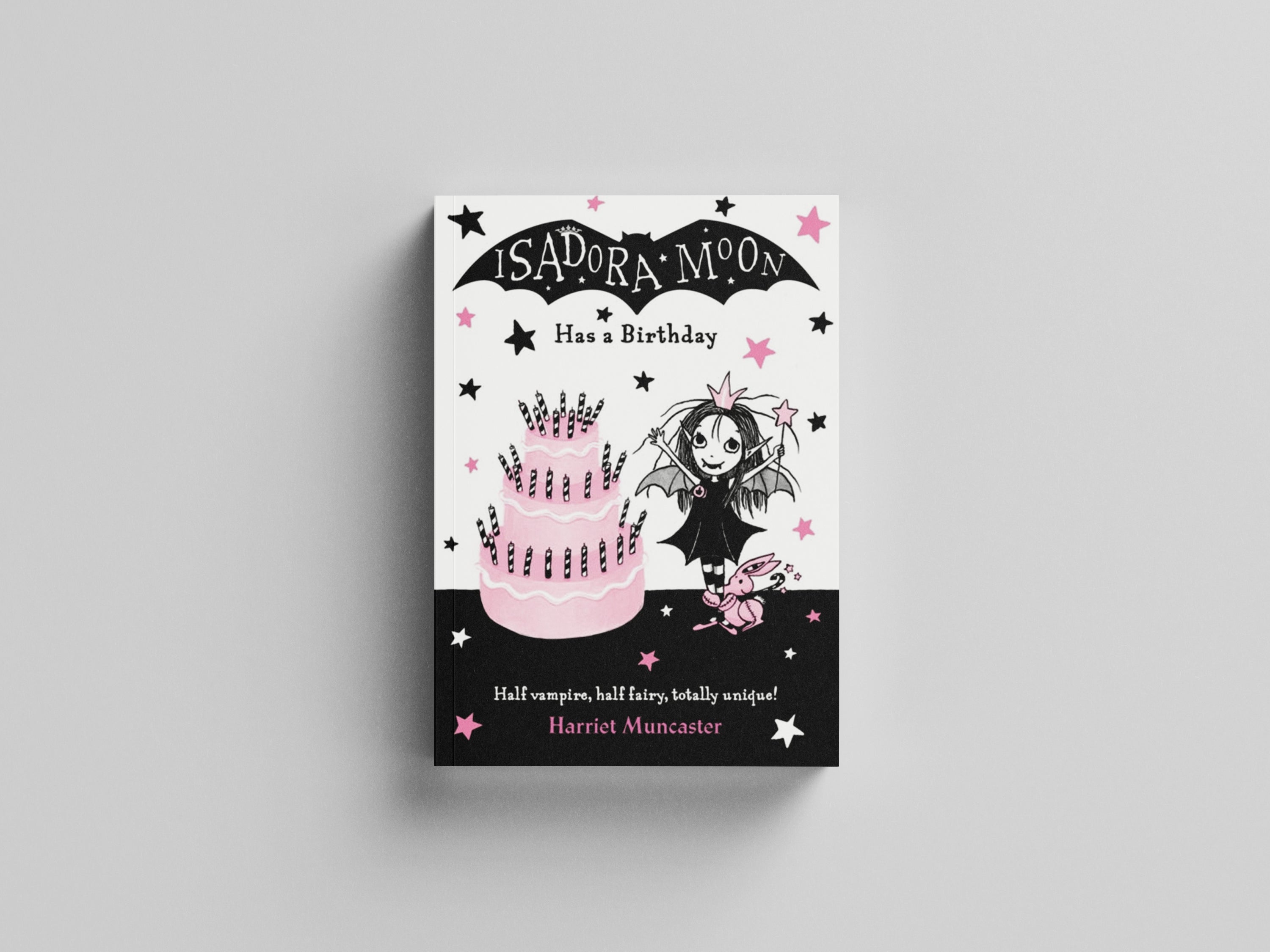 Isadora Moon Has a Birthday Paperback / softback