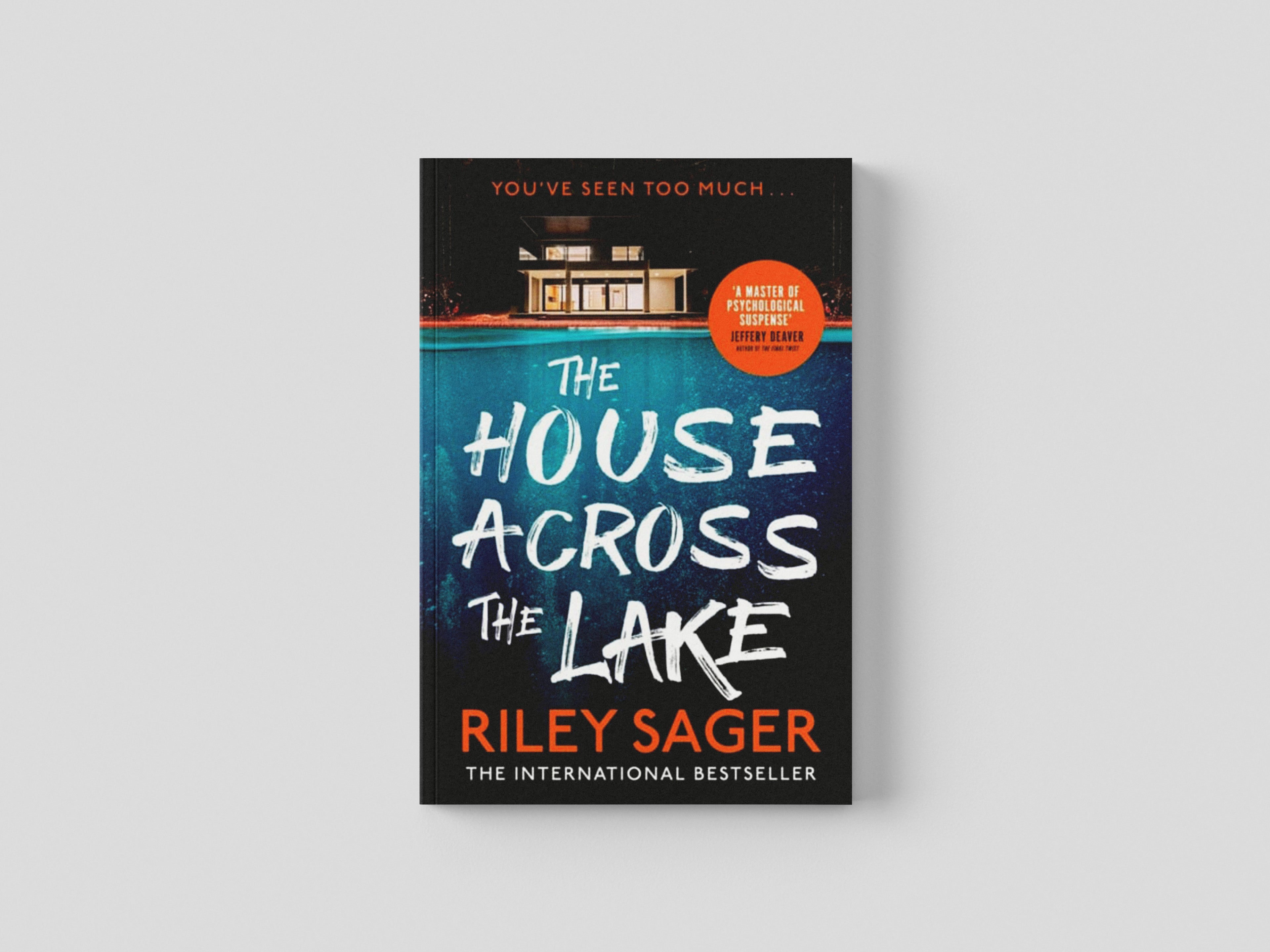 The House Across the Lake Paperback / softback