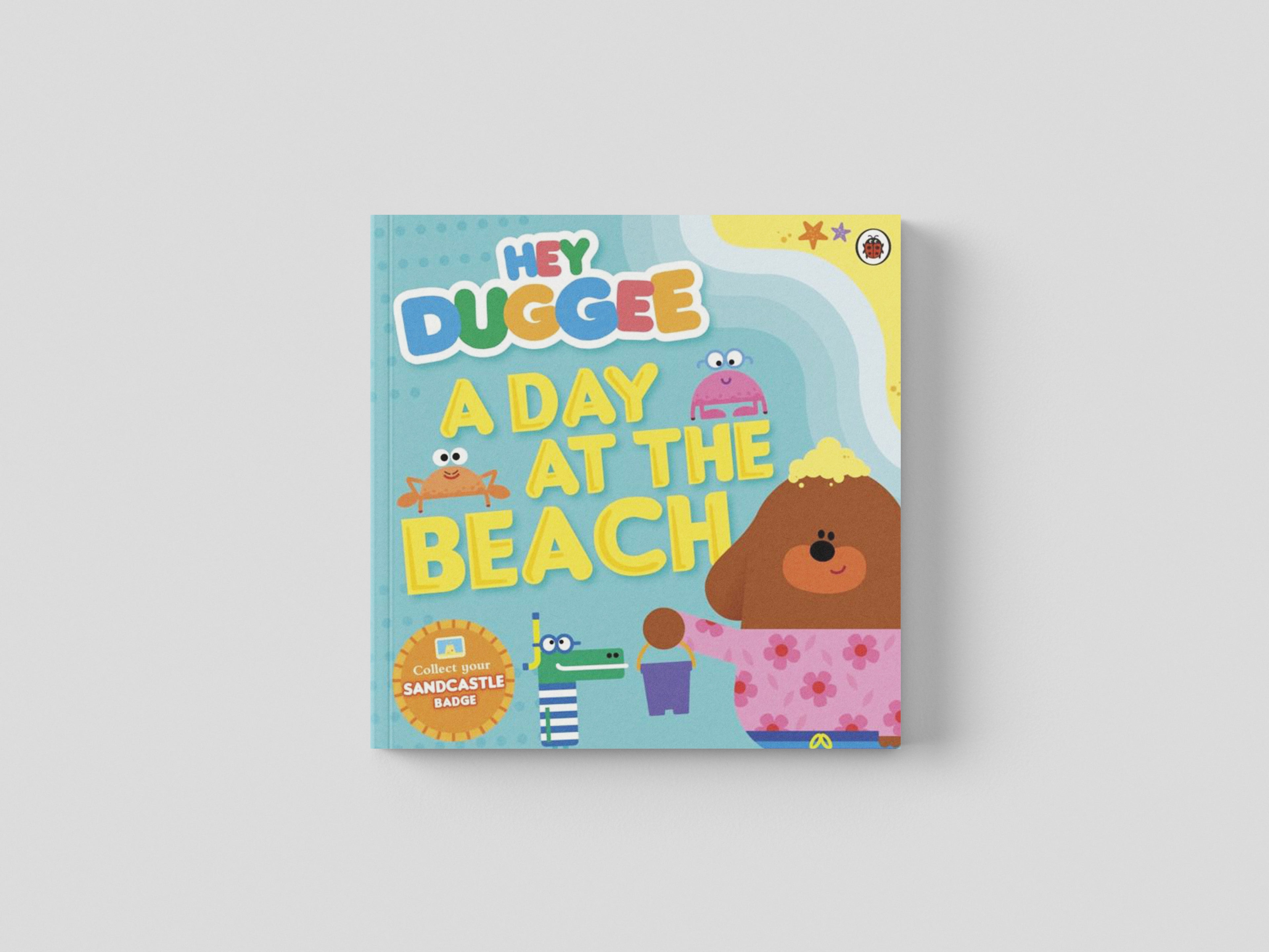 Hey Duggee: A Day at The Beach Paperback / softback