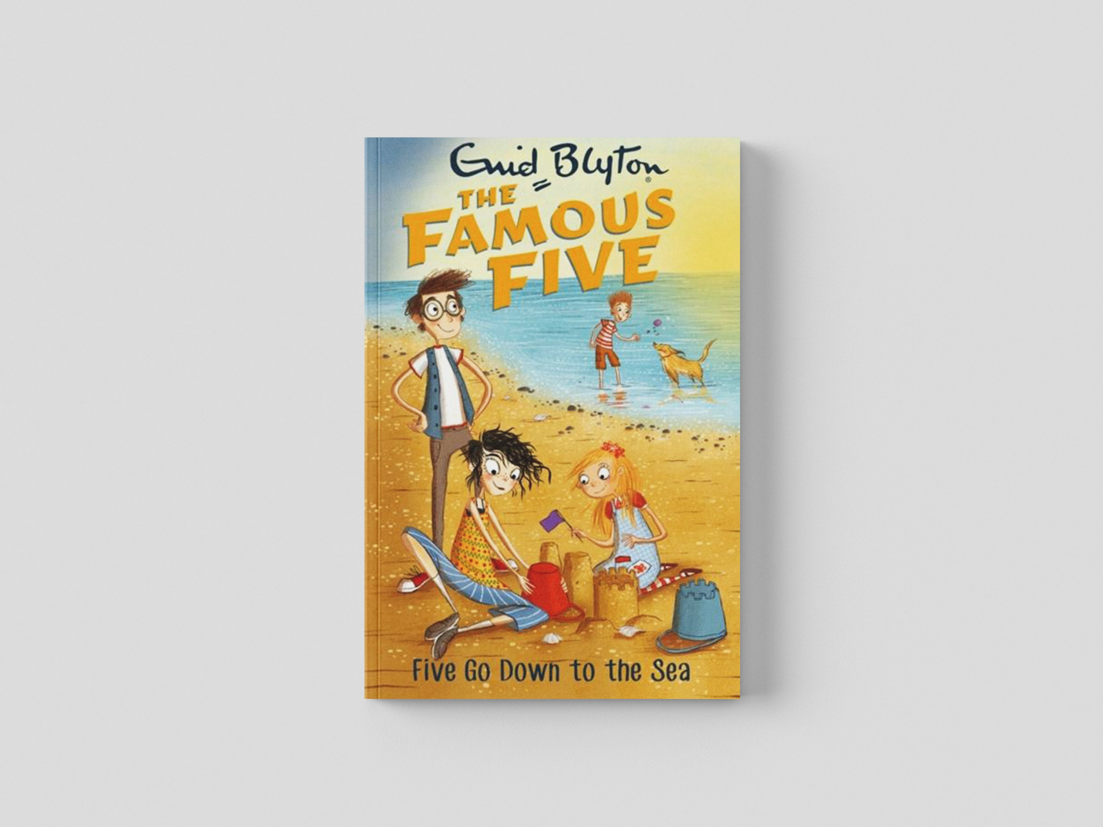 Famous Five: Five Go Down To The Sea Paperback / softback