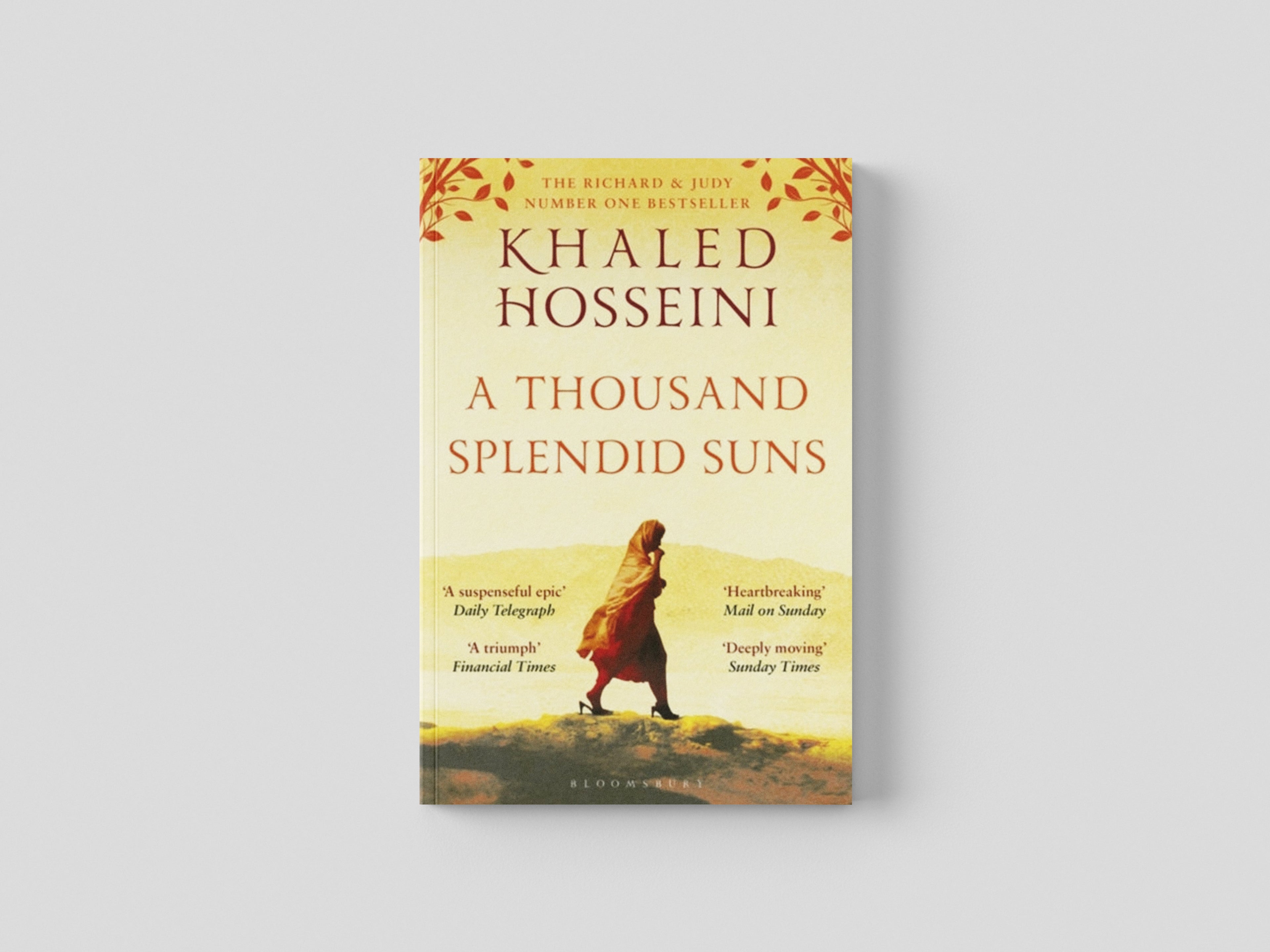 A Thousand Splendid Suns Paperback / softback