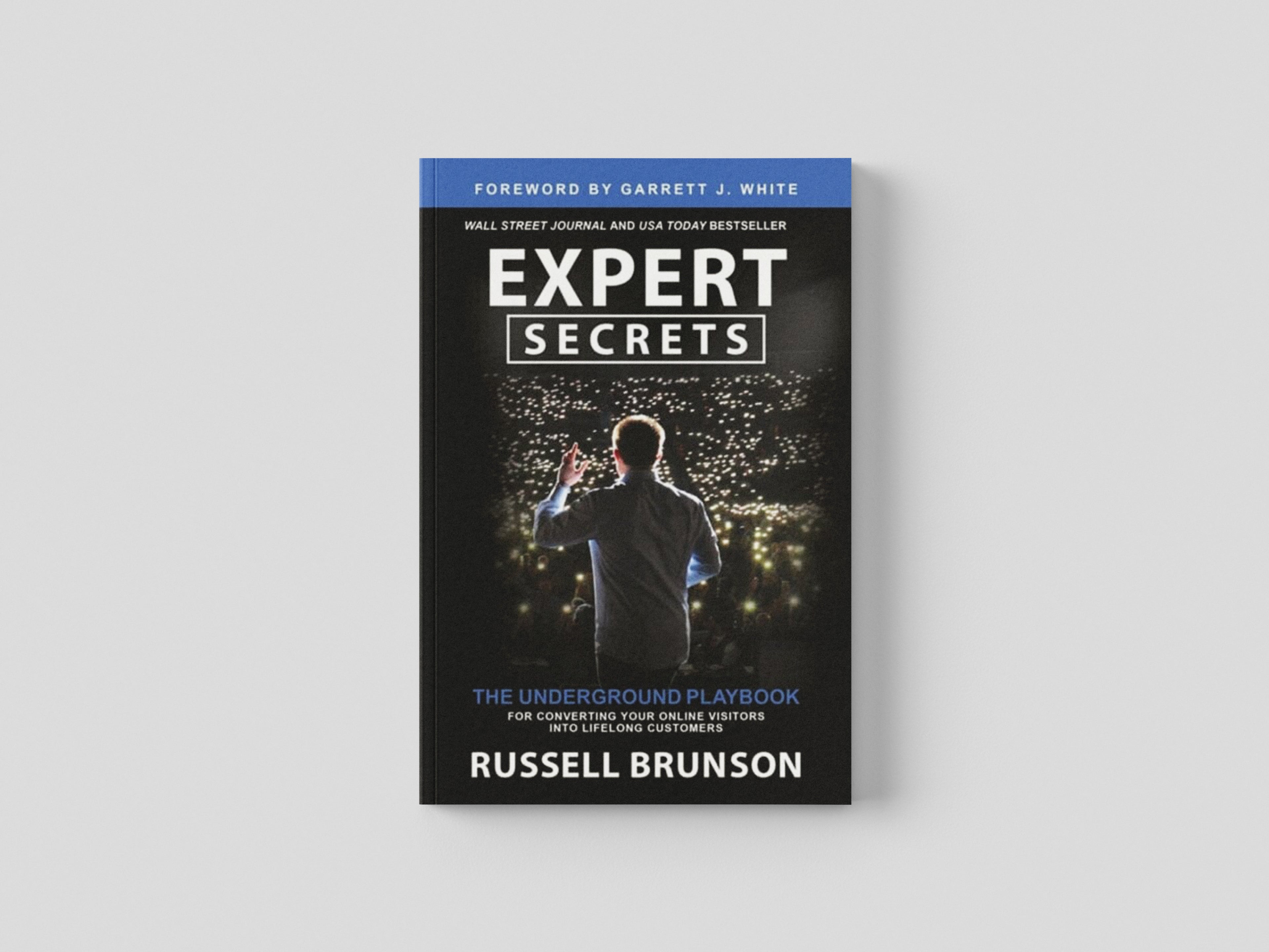 Expert Secrets Paperback / softback