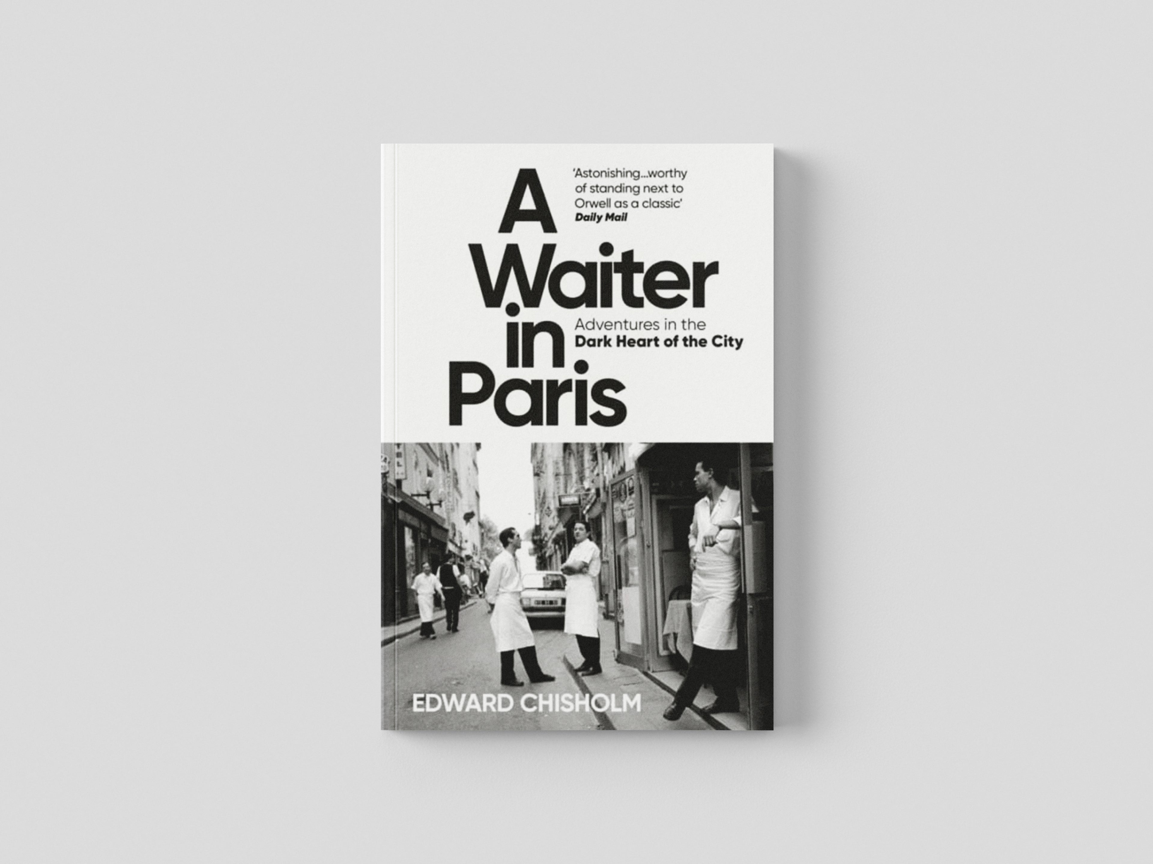 A Waiter in Paris Paperback / softback