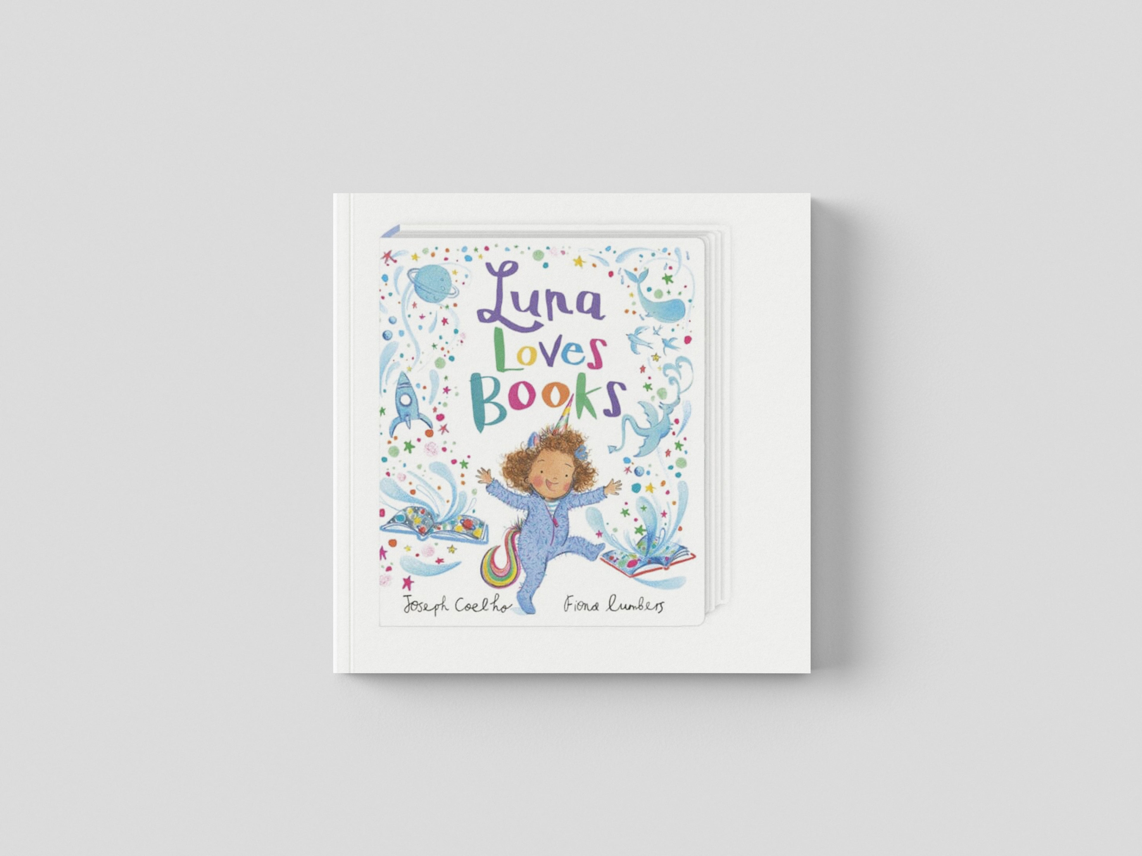 Luna Loves Books Board book