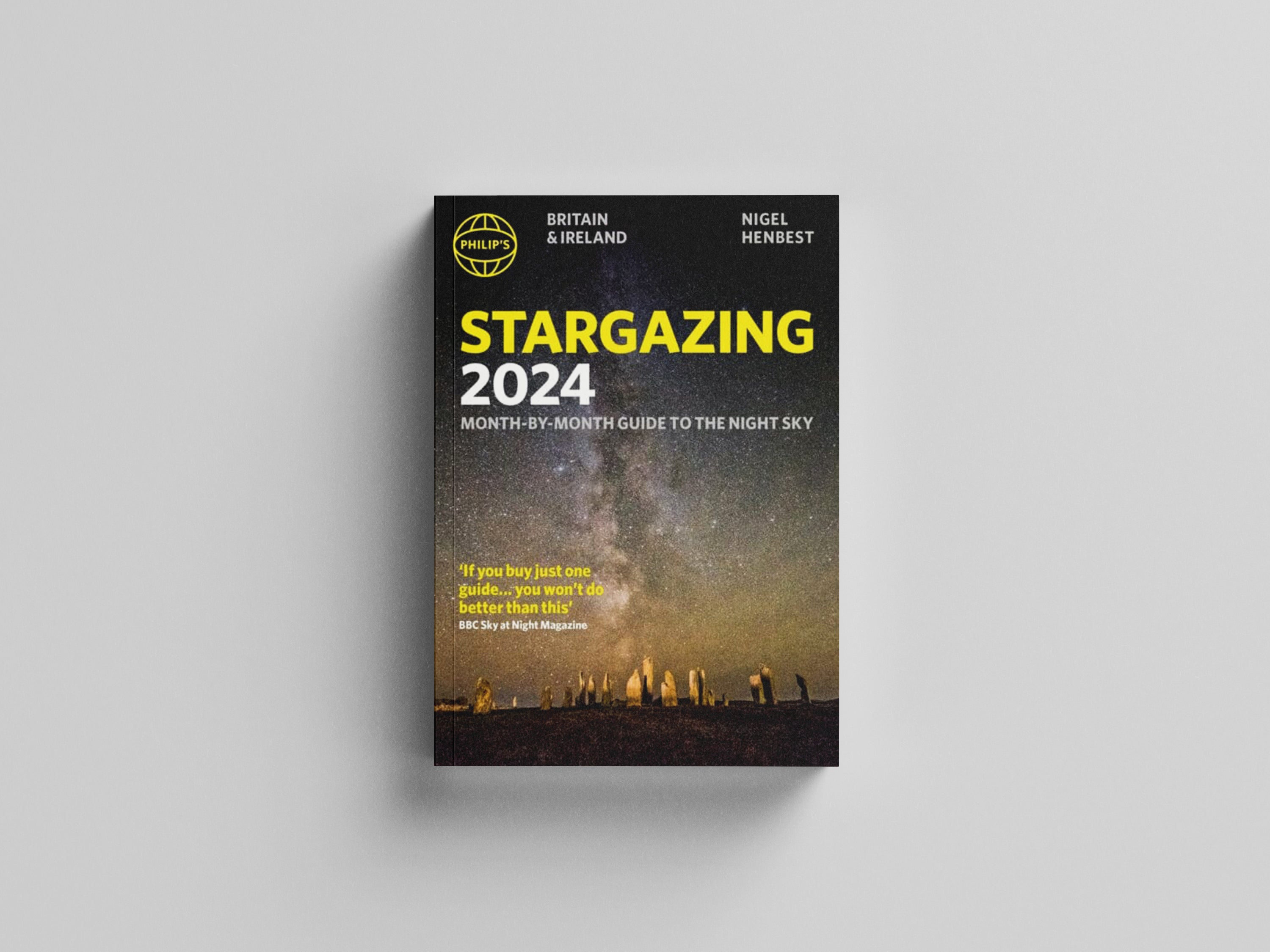 Philip's Stargazing 2024 Month-by-Month Guide to the Night Sky Britain & Ireland Paperback / softback